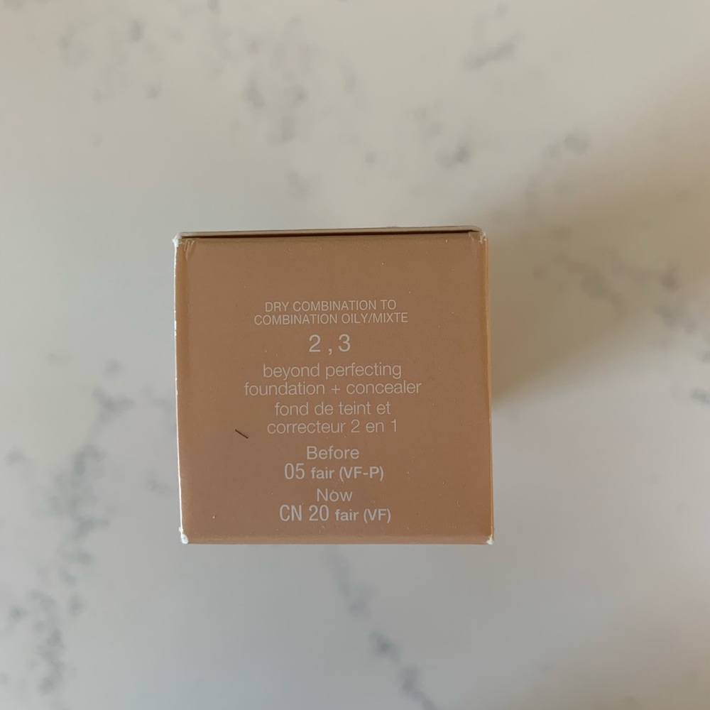 Clinique Beyond Perfecting - Picture 4 of 7
